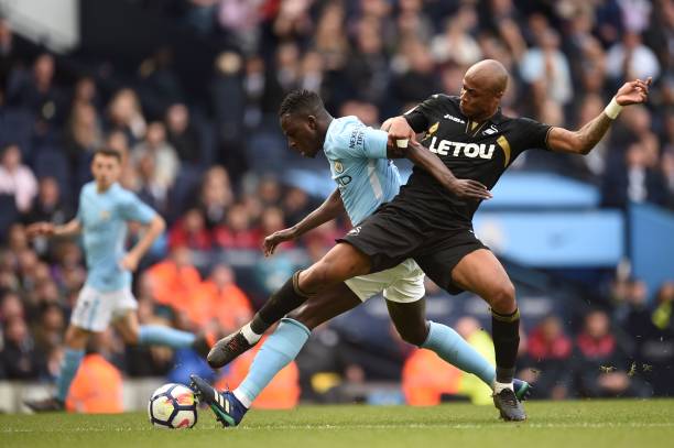 为了吸引更 为了吸引更